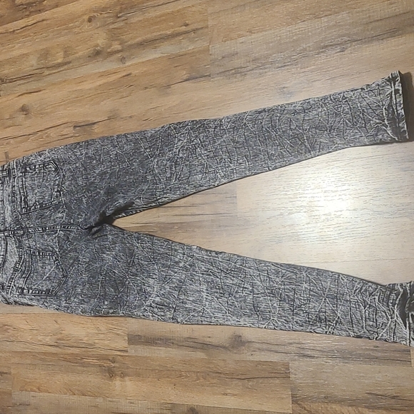 High Waisted, Distressed, Acid Wash Black Denim Jeans. Size 13 Rox Denim Brand - Picture 5 of 6